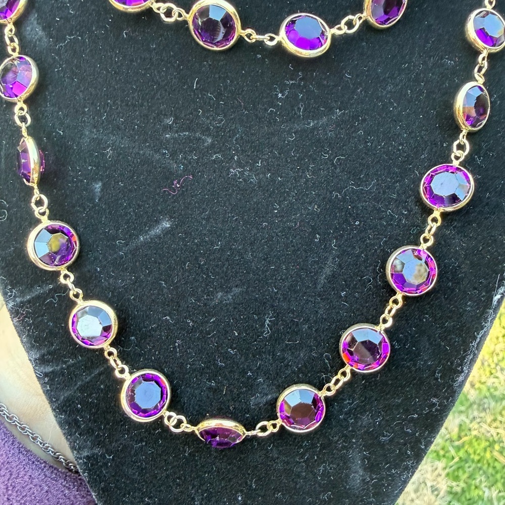 Chic Gold Necklace with Purple Accents - Picture 2 of 3